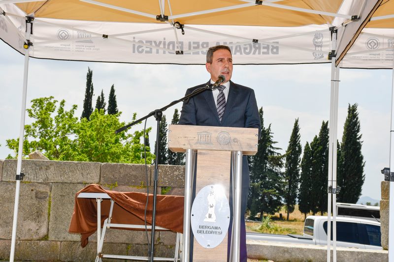 Kaymakamımız Sayın Avni ORAL ve İlçe protokolünün katılımıyla Uluslararası Katılımlı 46.Grup Psikoterapileri Kongresinin açılış törenine katıldık